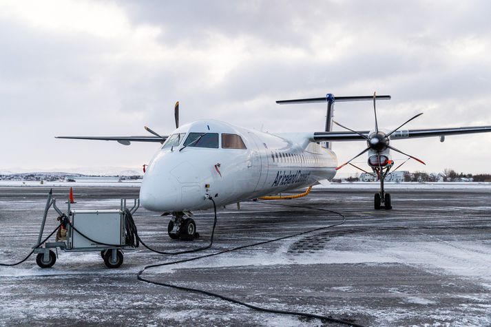 Bombardier Q400-vél frá Air Iceland Connect á Reykjavíkurflugvelli. Þær taka 76 farþega og hafa verið flaggskip innanlandsflugsins.