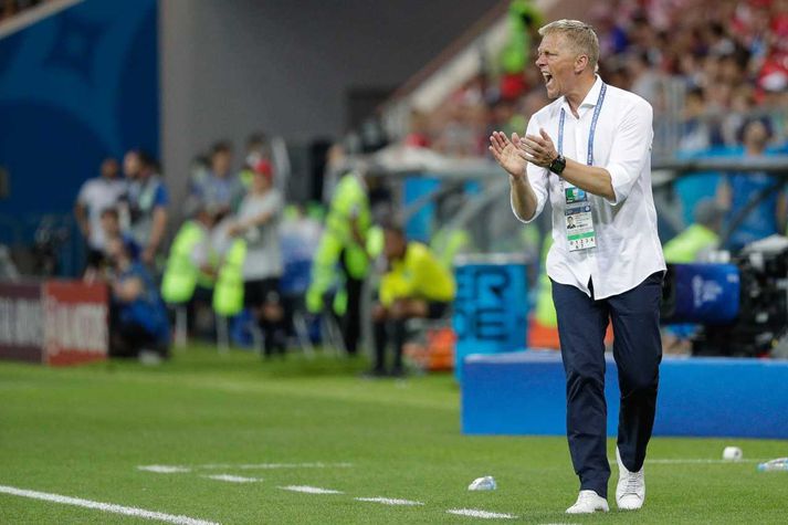 Heimir Hallgrímsson vildi helst ekki ræða framtíðina sína eftir leik. Allir eru að spá í það og því neyddist hann til að svara spurningum blaðamanna þess efnis.