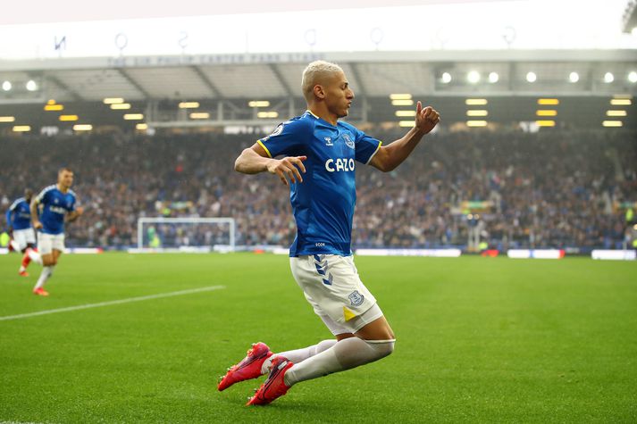 Richarlison fagnar fyrsta marki Everton á tímabilinu.