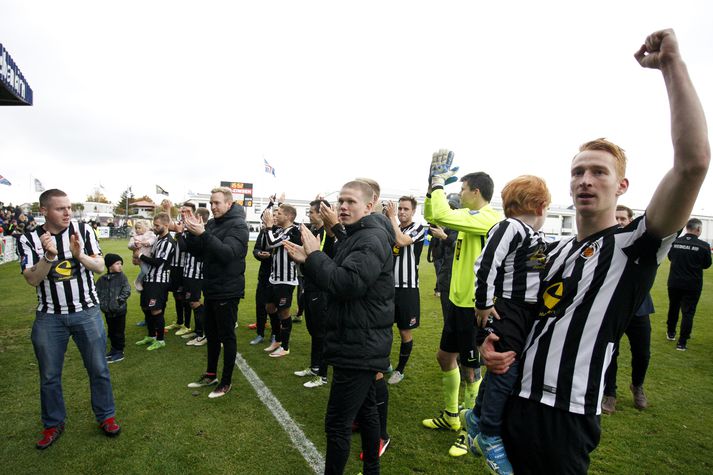 KR-ingar fagna eftir 3-0 sigur á Fylkismönnum í lokaumferðinni í fyrra. Með sigrinum tryggði KR sér Evrópusæti.