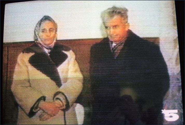 Nicolae Ceausescu og eiginkona hans, Elena Réttarhald yfir þeim fór fram á jóladag árið 1989 þegar þessi mynd var tekin. Síðar sama dag voru þau tekin af lífi.nordicphotos/AFP