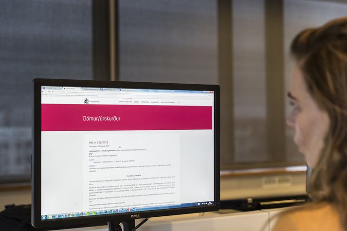 Stundum eru í dómum atvikalýsingar þar sem er vitnað, jafnvel orðrétt, í trúnaðarsamtöl barna við sálfræðinga og viðtöl í Barnahúsi.