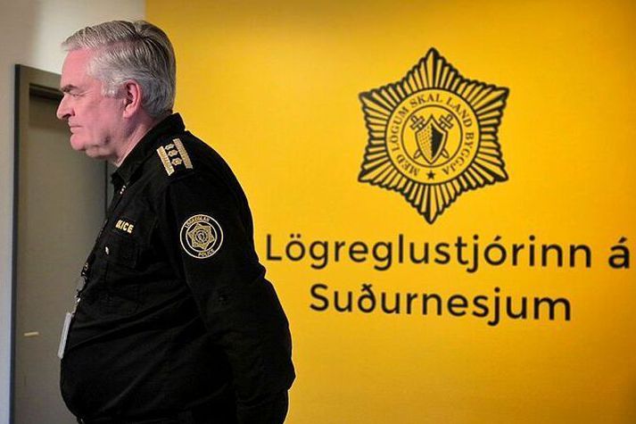 Úlfar Lúðvíksson stendur í ströngu á landamærunum á Keflavíkurflugvelli. Þaðan hefur yfir sjö hundruð verið vísað frá á árinu sem er Íslandsmet. Albanir og Georgíumenn toppa lista þeirra sem komast ekki inn í landið.