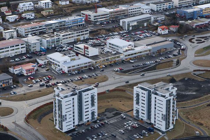  ESA hefur úrskurðað að kaup Íbúðalánasjóðs á fasteignalánum sparisjóða hafi falið í sér ólögmæta ríkisaðstoð í einhverjum tilvikum. Nú þarf að meta hver kaup fyrir sig og svara stofnuninni.