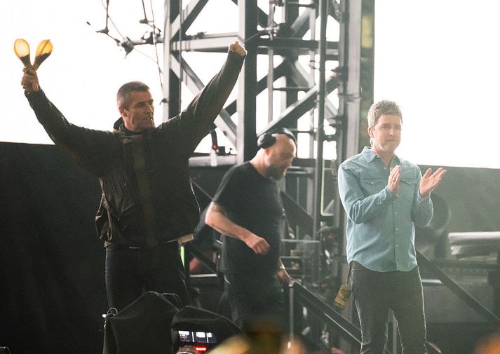 Liam og Noel Gallagher á tónleikum í Cardiff í byrjun mánaðar.