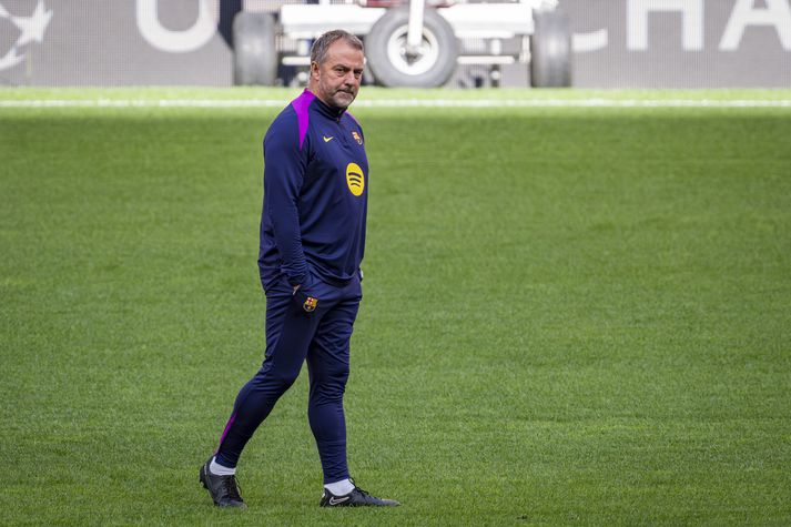 Hansi Flick fannst grasið full hátt. 