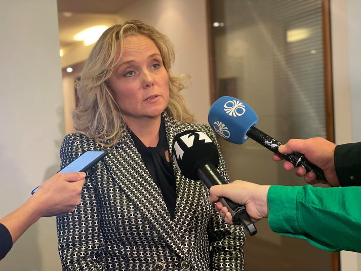 Kristín Edwald formaður landskjörstjórnar ræddi við fréttamenn að fundi loknum.