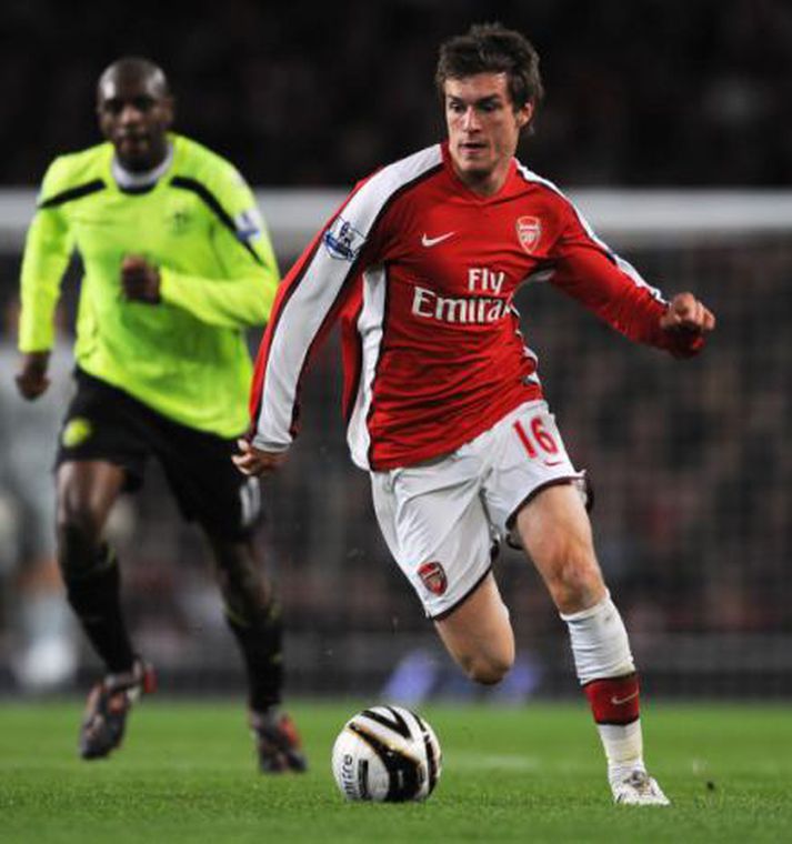 Aaron Ramsey með knöttinn.