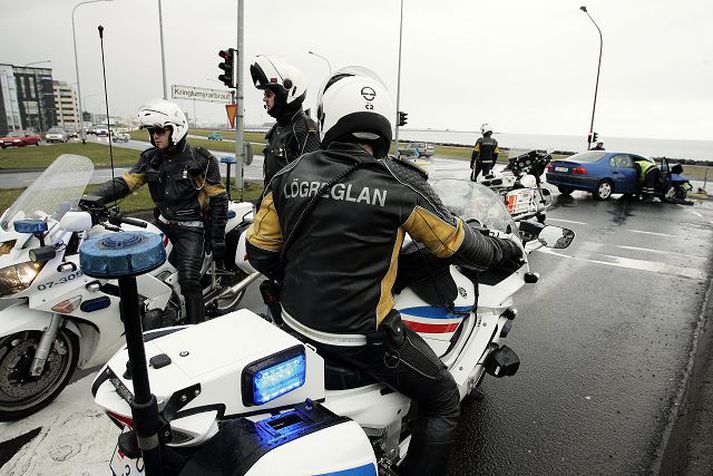 Niðurskurður Lögreglan á höfuðborgarsvæðinu þarf að skera niður um 57,1 milljón króna á síðari helmingi ársins. Lögreglustjóri segist ítrekað hafa varað við frekari niðurskurði, en fjárveitingarvaldið sé hjá Alþingi.Fréttablaðið/Daníel