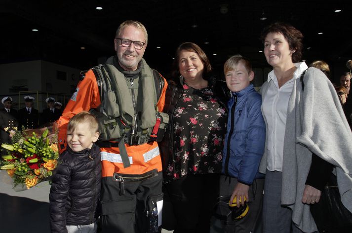 Benóný með barnabörnunum  Patrik Óliver og Benóný Helga, systurinni Ásu og eiginkonunni Kristínu Gunnarsdóttur.   