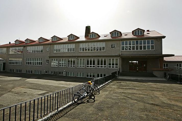 Foreldrar í Langholtsskóla hafa áhyggjur af því að ekki sé tekið nógu vel á eineltismálum sem komi upp innan veggja skólans og tala um óvirkni í skólanum sem hafi viðgengist lengi.Fréttablaðið/anton