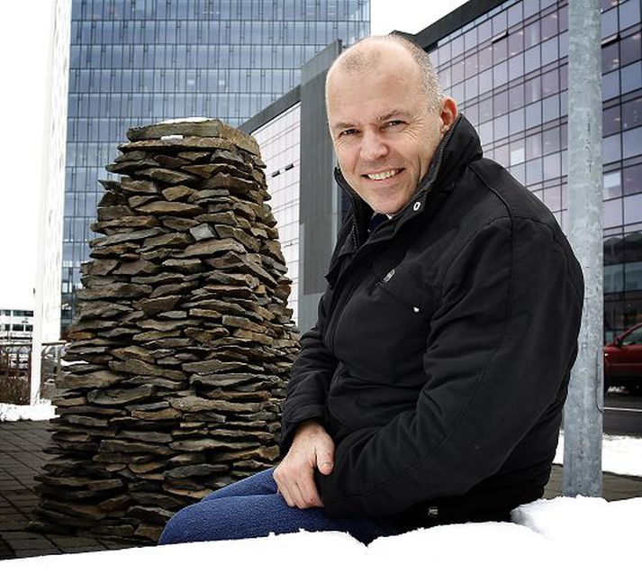 kom á óvart Rithöfundurinn Viktor Arnar Ingólfsson segir að áhugi Amazon Crossing hafi komið sér mjög á óvart.
fréttablaðið/gva