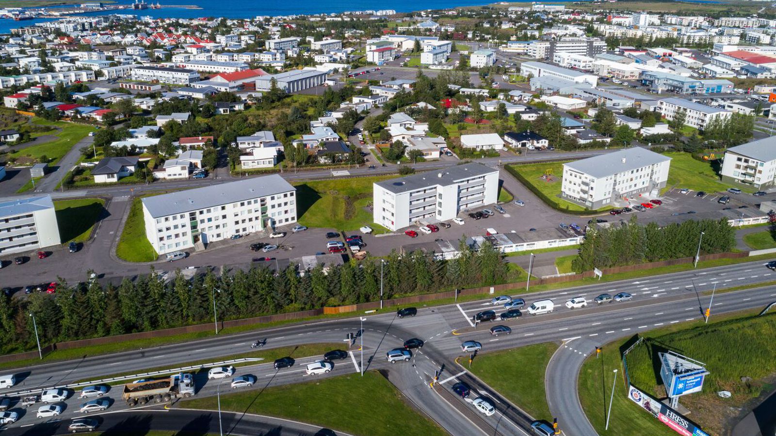 Loka Reykja­nes­braut við Kapla­krika í kvöld