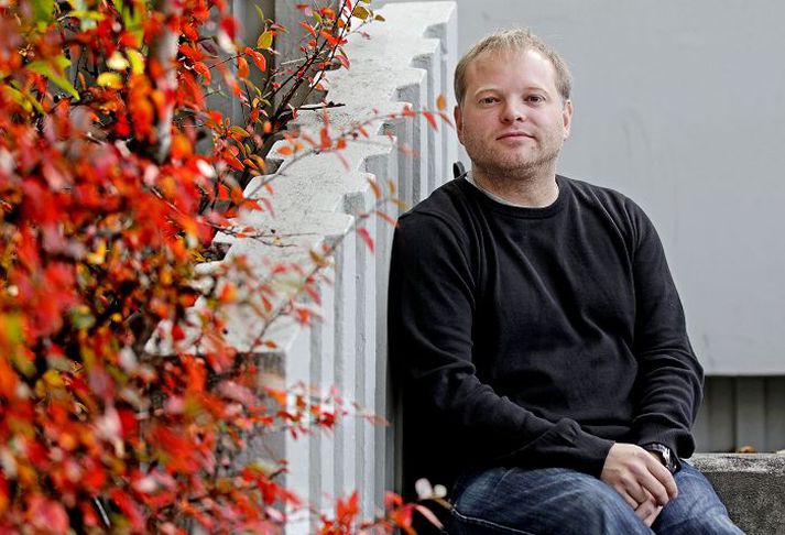 Önnur skáldsaga Kristofs Magnussonar er sú fyrsta sem kemur út eftir hann á íslensku. Hann segir Einar Kárason hafa verið áhrifavald í æsku og því skemmtilegt þegar hann var beðinn um að þýða verk hans yfir á þýsku. Einar Kárason og Auður Jónsdóttir koma fram með Kristof á höfundarkvöldi á Súfistanum annað kvöld.