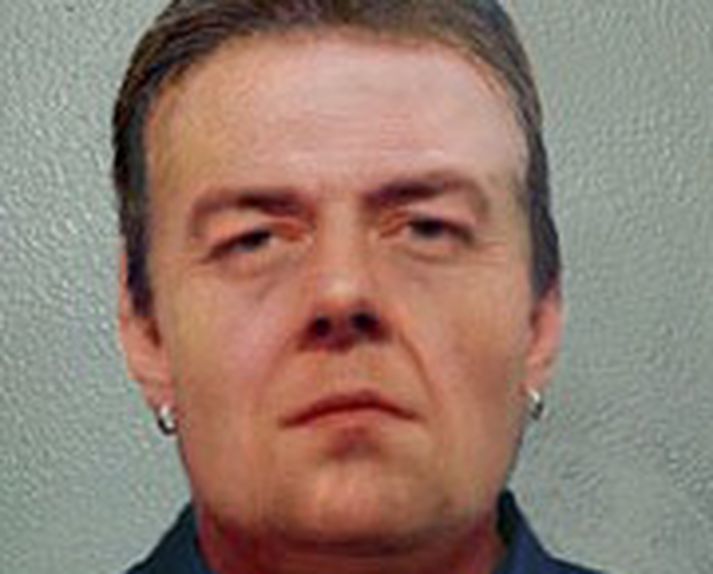 Peter Weatherley hefur ekki gefið sig fram við yfirvöld.