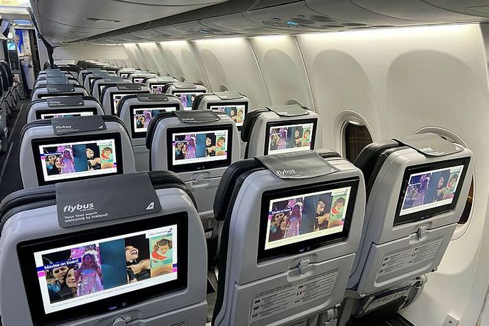 Farþegar sem sitja í þessum sætum um borð í vélum Icelandair munu héðan í frá þurfa að greiða fyrir gosið, að því gefnu að þeir séu á leið til Evrópu.