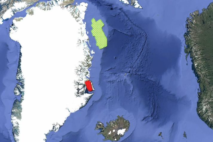 Svæðin norðan Íslands sem Grænlendingar bjóða út til olíuleitar. Rauða svæðið er á landi við Scoresby-sund en græna svæðið á hafsbotni undan Norðaustur-Grænlandi.