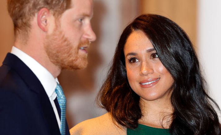 Meghan Markle, hertogaynjan af Sussex, höfðar nú mál gegn götublaðinu Mail on Sunday. Harry Bretaprins, eiginmaður hennar, stendur sjálfur í málaferlum gegn tveimur breskum fjölmiðlasamsteypum.