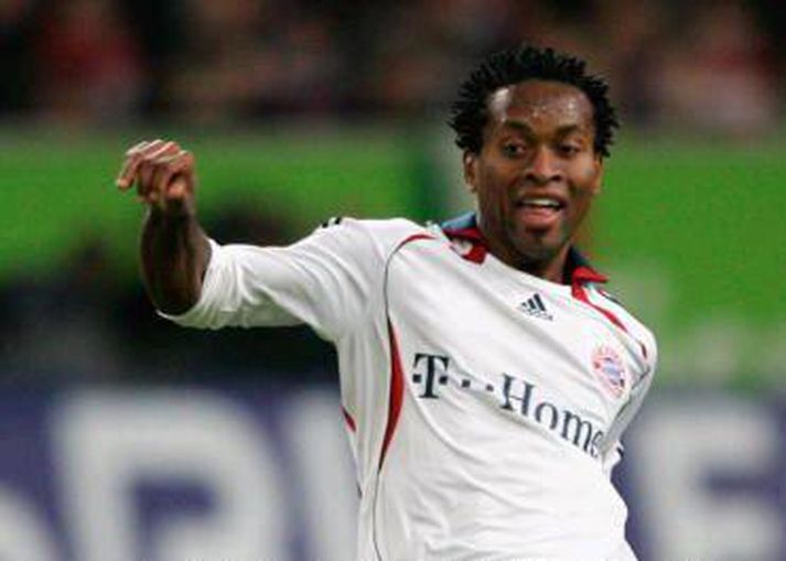 Zé Roberto.