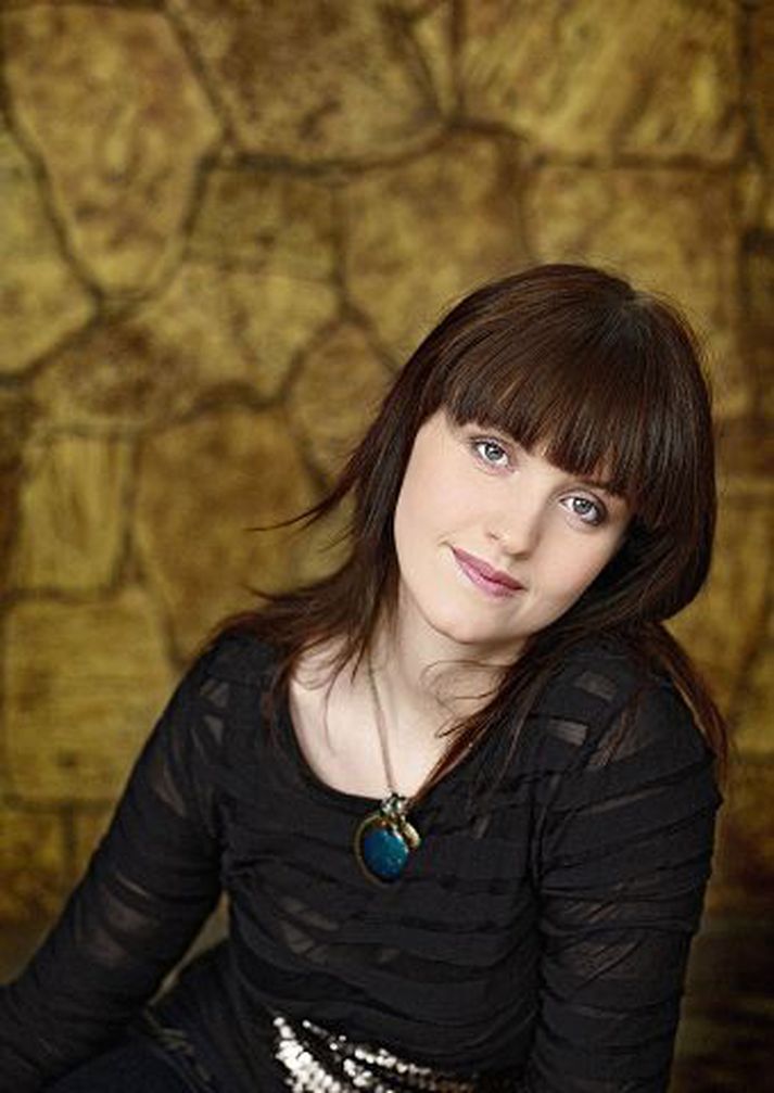 ragnheiður gröndal Söngkonan vinsæla syngur þrjú lög á plötunni Íslensk ástarlög sem er nýkomin út.
Fréttablaðið/teitur