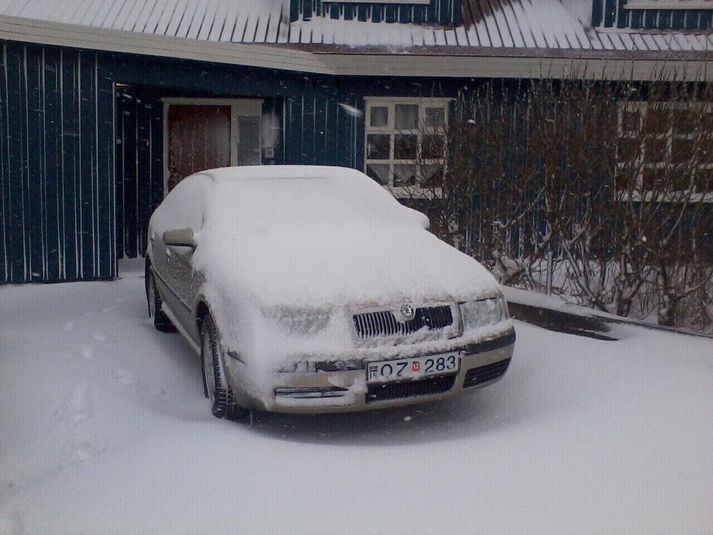 Allt er snævi þakið á Ísafirði.