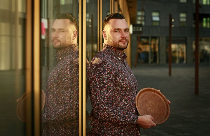 Bartosz Wojcik flutti til Íslands fyrir 10 árum og ætlaði aðeins að vera hér í eitt ár. Hann hefur starfað sem kokkur á ýmsum stöðum.