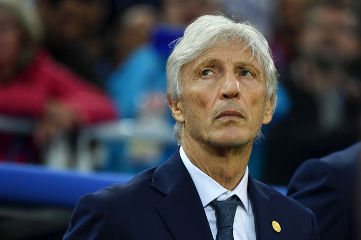 Pekerman á hliðarlínunni í gær.