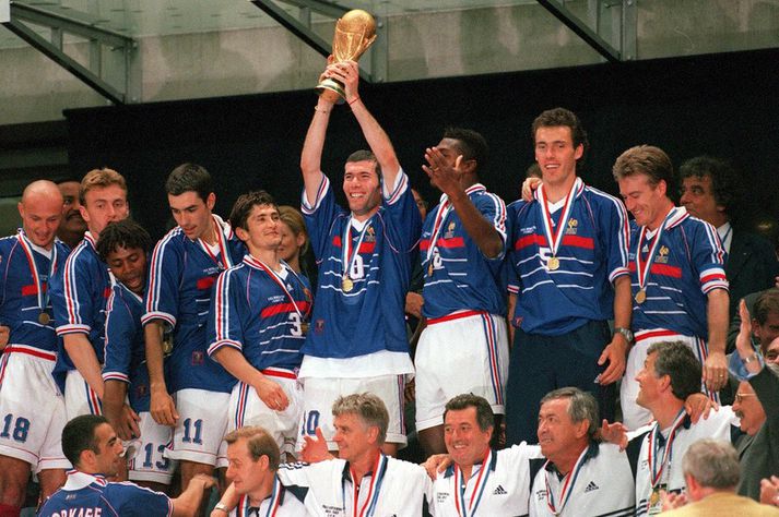 Zinedine Zidane með HM-bikarinn 1998.