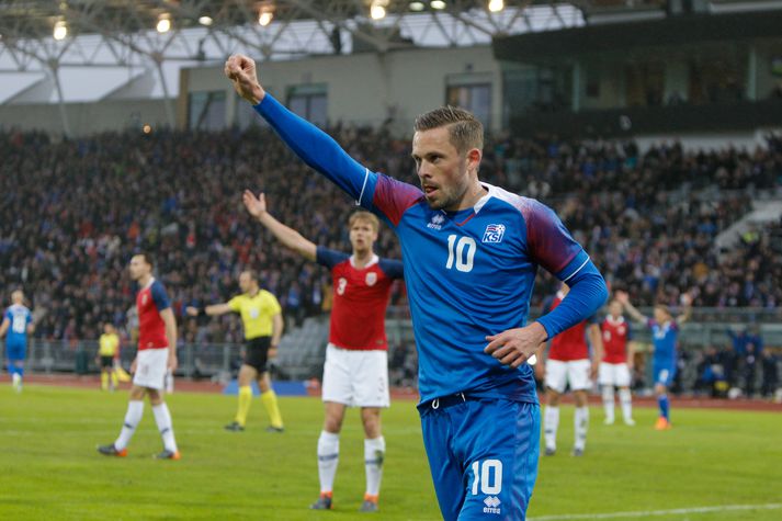 Gylfi Þór fagnar í kvöld en innkoma hans var ekki nóg til að tryggja Íslandi sigur.
