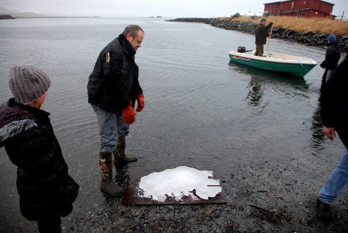 Ísland Tilbúið til sjósetningar og varð skömmu siðar hafinu að bráð.
MYnd/Sigurður Sigurðarson