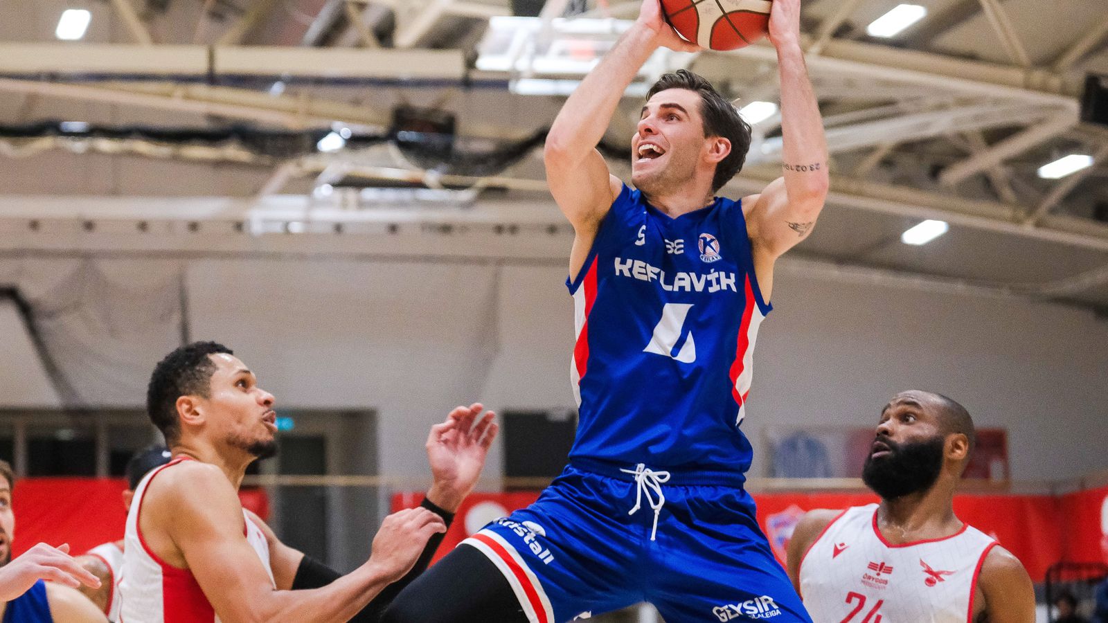 Kefla­vík - Njarð­vík | Mont­rétturinn í húfi fyrir jólin