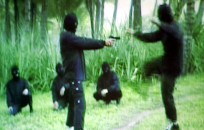 Óhugnanlegt myndband. Félagar í Jemaah Islamiyah sýna kunnáttu sína.