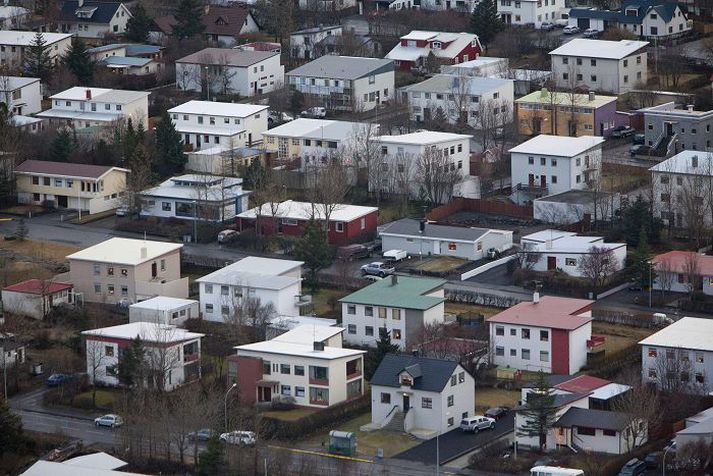 Sveiflur í íbúðaverði Íbúðaverð í fjölbýli á höfuðborgarsvæðinu hækkar en annars staðar er verðið sveiflukennt. Fréttablaðið/Vilhelm