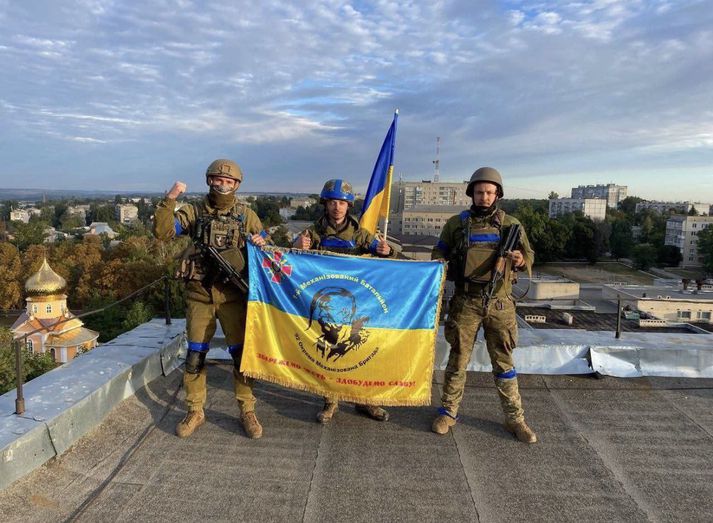 Úkraínskir hermenn í Kupyansk í Luhansk í morgun.