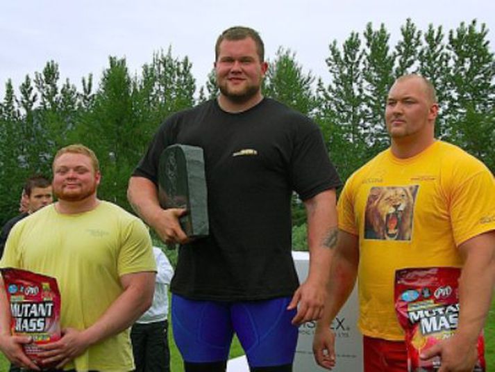 Stefán Sölvi Pétursson, í miðjunni, er sterkasti maður Íslands.