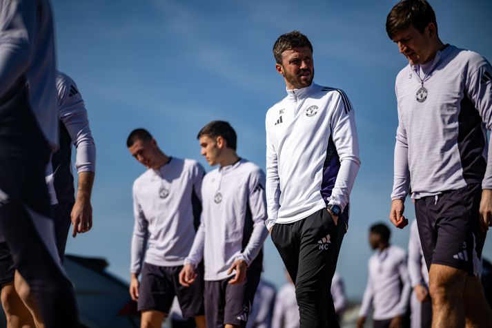 Michael Carrick fór með liðið sitt til Dublin í stuttar æfingabúðir enda eru 24 dagar á milli leikja liðsins.