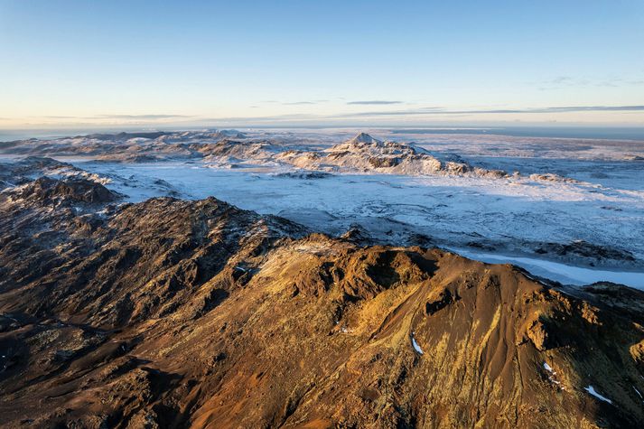 Tveir stórir skjálftar riðu yfir við Fagradalsfjall rétt fyrir klukkan sex í kvöld, annar þeirra mældist 4,7 og er því stærsti skjálftinn í yfirstandandi hrinu til þessa.