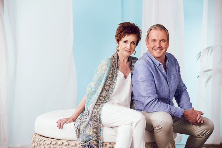 Hjónin Susan og Karl Kennedy, leikin af Jackie Woodburne og Alan Fletcher, hverfa kannski ekki af sjónvarpsskjánum.