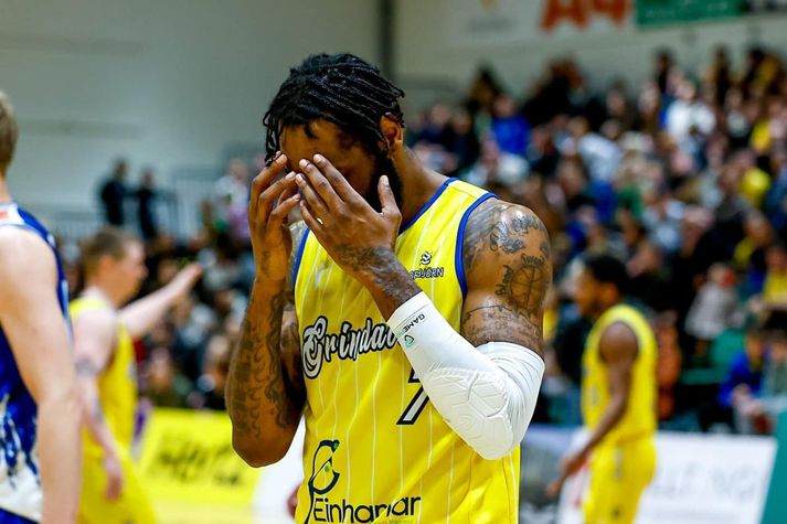DeAndre Kane var mjög ólíkur sjálfum sér í gær. Hann var lang stigahæstur Grindvíkinga í fyrstu tveimur leikjunum en hitti ekki úr einu einasta þriggja stiga skoti í gær. 