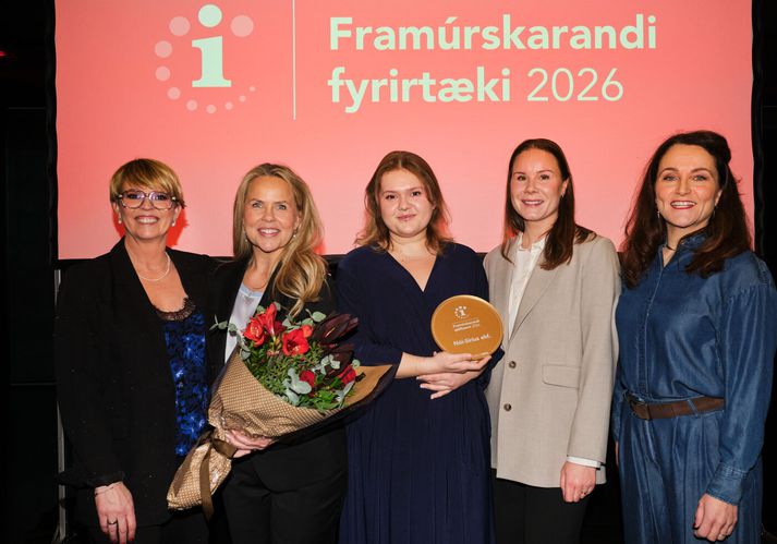 Hrefna Ösp Sigfinnsdóttir, framkvæmdastjóri Creditinfo, Harpa Þorláksdóttir, framkvæmdastjóri mannauðssviðs Nóa Síríus, Halla Björk Vigfúsdóttir, þroskaþjálfi og inngildandi verkstjóri verkefnisins, Rakel Reynisdóttir, mannauðssérfræðingur og Erla Ósk Ásgeirsdóttir, formaður stjórnar Festu - miðstöðvar um sjálfbærni.