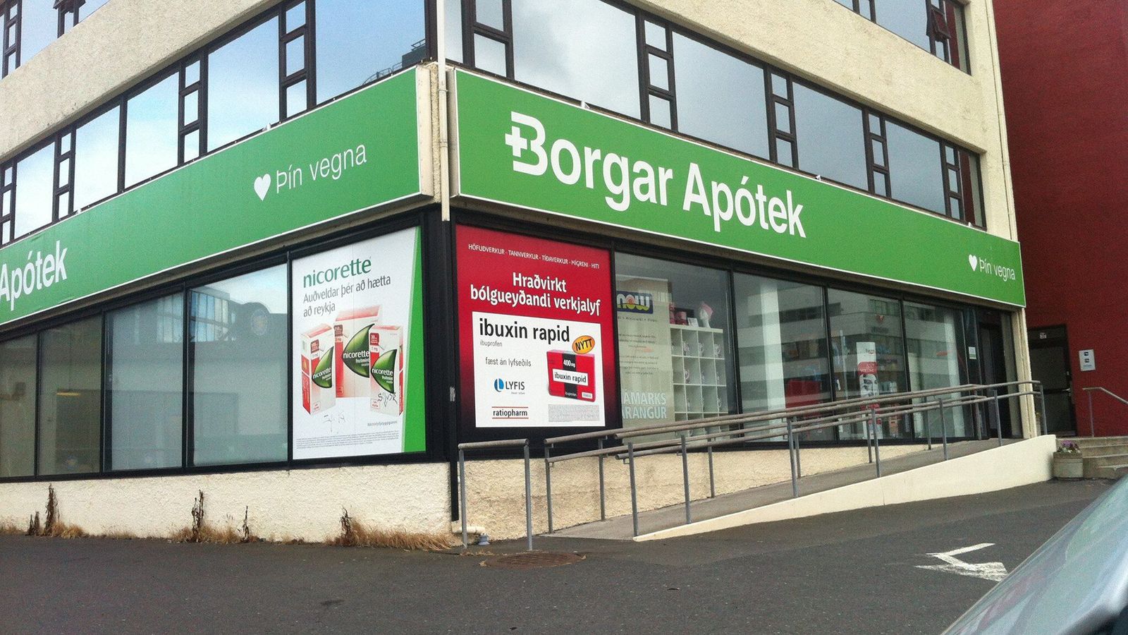 Semja um kaup Lyfju á Borgarapóteki