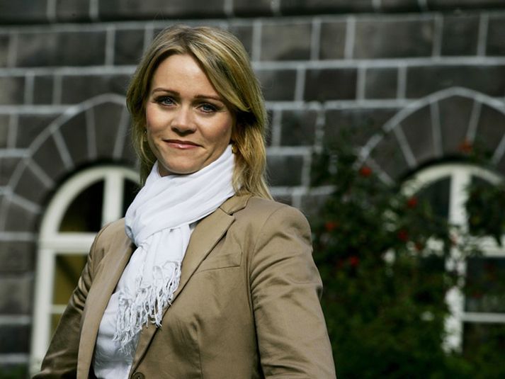 Katrín Júlíusdóttir iðnaðarráðherra er trúlofuð.