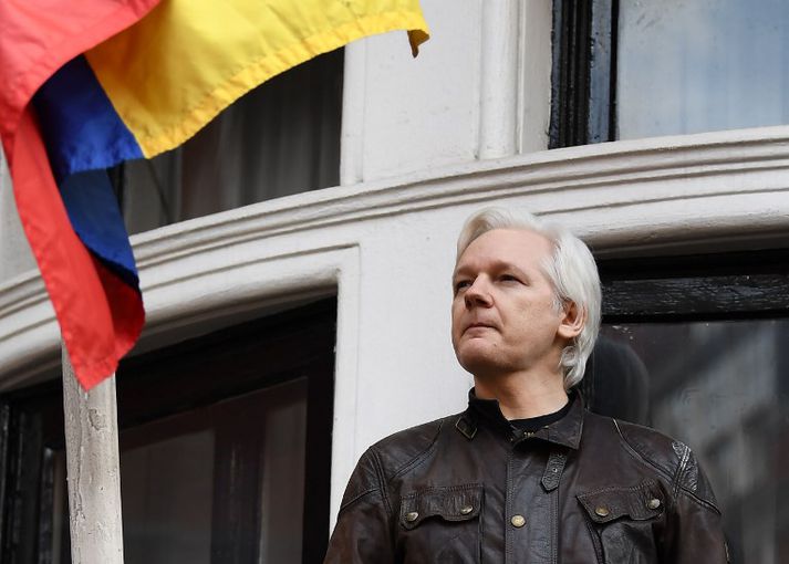 Ekvadorinn Julian Assange á heimili sínu í sendiráði Ekvador í London.