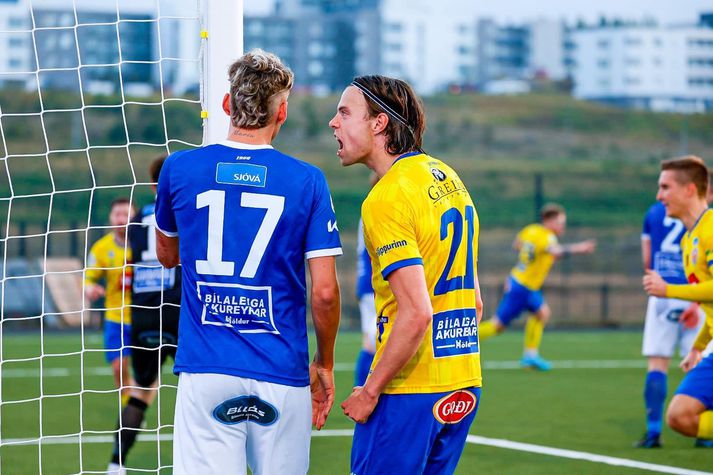 Nökkvi Þeyr Þórisson (t.h.) er markahæsti leikmaður Bestu deildar karla. Alex Freyr Elísson (t.v.) er hins vegar í harðri baráttu um að verða sá leikmaður sem fær flest gul spjöld á leiktíðinni.