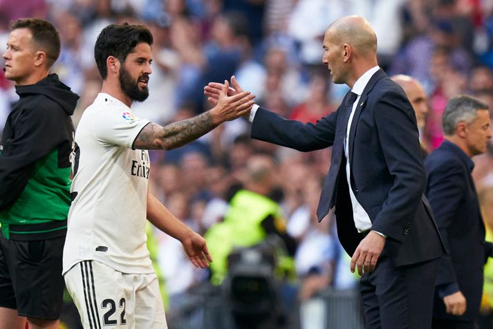 Zinedine Zidane og Isco, annar markaskorara dagsins.