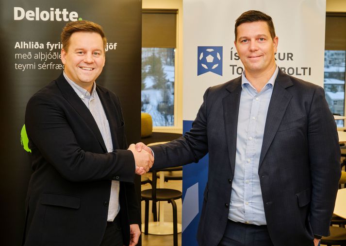 Birgir Jóhannsson framkvæmdastjóri ÍTF og Þorsteinn Pétur Guðjónsson, forstjóri Deloitte við undirskrift samstarfssamnings.