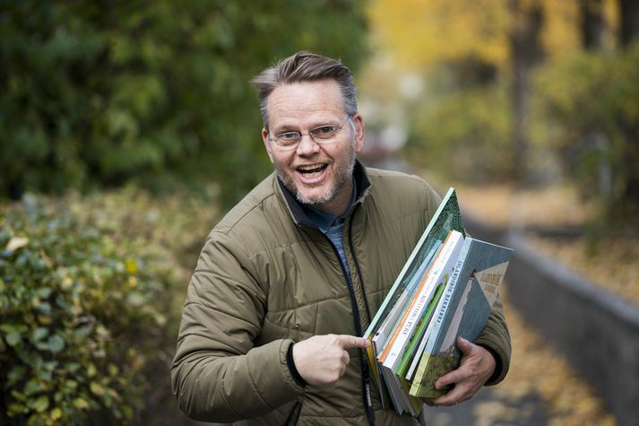 Gunnar Helgason segir það vandamál hversu illa barnabækur komist til skila til barnanna, meðal annars vegna þess hversu fjársvelt bókasöfnin eru. 