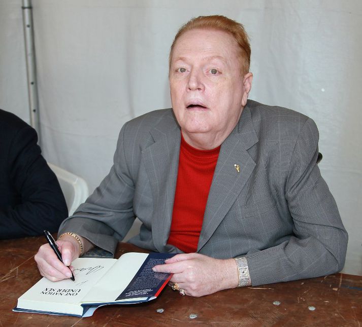 Larry Flynt býður fúlgur fjár fyrir óhróður um Trump.