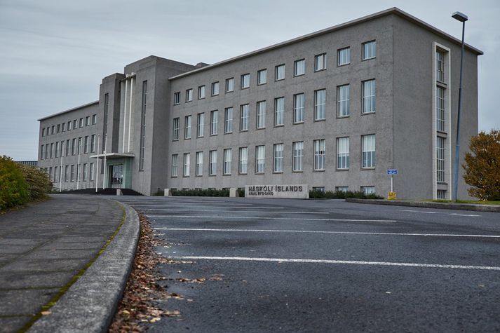 Formaður Stúdentsráðs segir sölu af glósum hafa verið viðloðandi í Háskóla Íslands eins og öðrum menntastofnunum. 