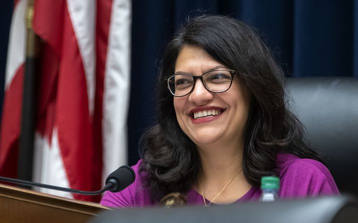 Tlaib er af palestínskum ættum. Hún fær landvistarleyfi til heimsækja níræða ömmu sína.